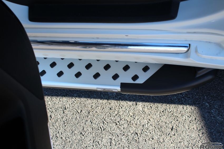 Romik USA Running Board, Ral Series, Silver, Aluminum, With Black End Caps, Unlighted, 400 Pound Capacity – 61725418