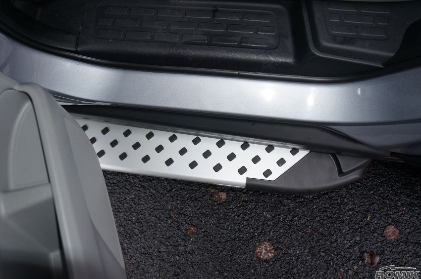 Romik USA Running Board, Ral Series, Silver, Aluminum, With Black End Caps, Unlighted, 400 Pound Capacity – 62108418