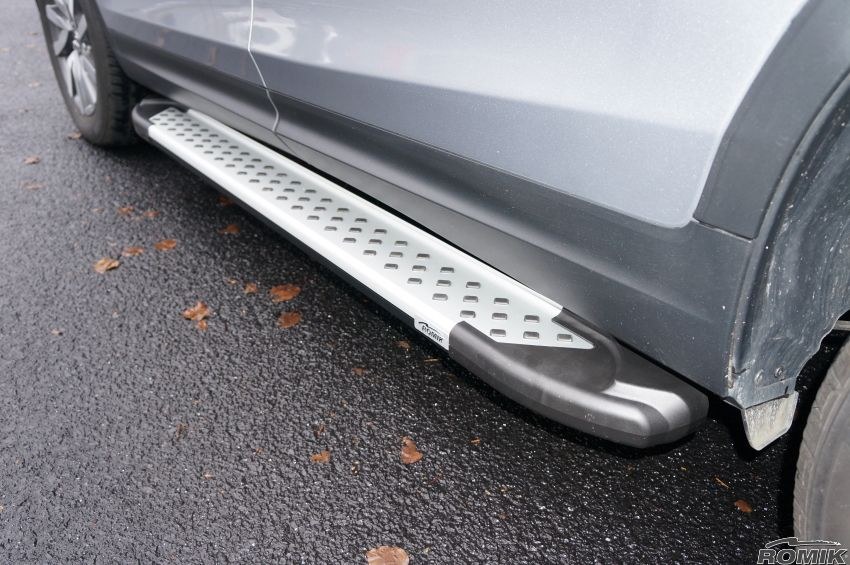 Romik USA Running Board, Ral Series, Silver, Aluminum, With Black End Caps, Unlighted, 400 Pound Capacity – 62108418