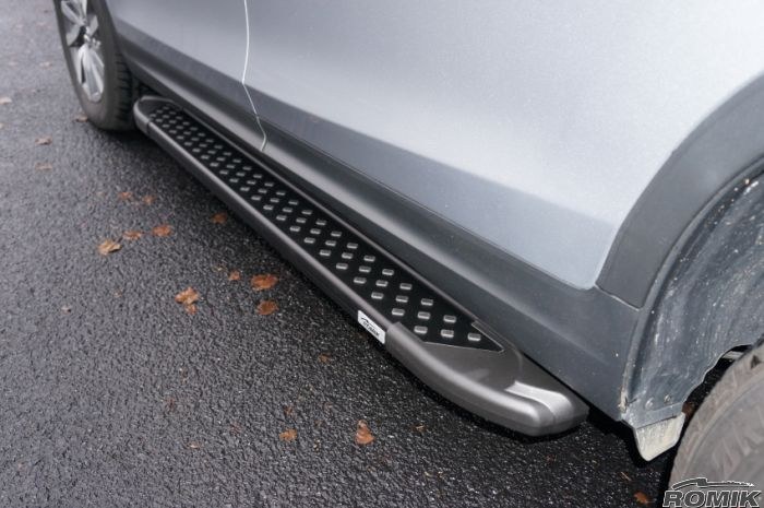 Romik USA Running Board, Ral Series, Black Powder Coated, Aluminum, With Black Powder Coated End Caps, Unlighted, 400 Pound Capacity – 62108419