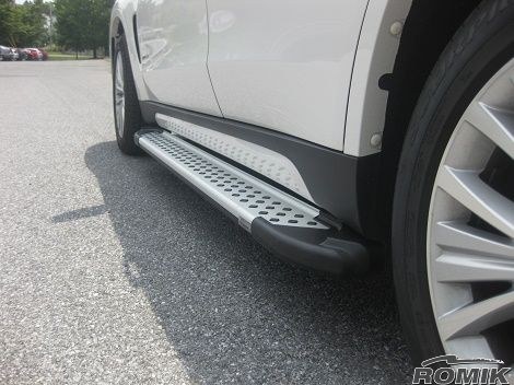Romik USA Running Board, Ral Series, Silver, Aluminum, With Black End Caps, Unlighted, 400 Pound Capacity – 62804418