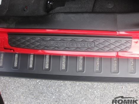 Romik USA Running Board, Rof Series, Anodized, Black, Aluminum, Unlighted, 500 Pound Capacity – 81316419