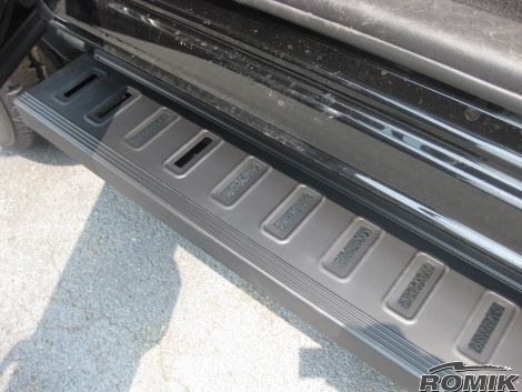 Romik USA Running Board, Rof Series, Anodized, Black, Aluminum, Unlighted, 500 Pound Capacity – 81345419