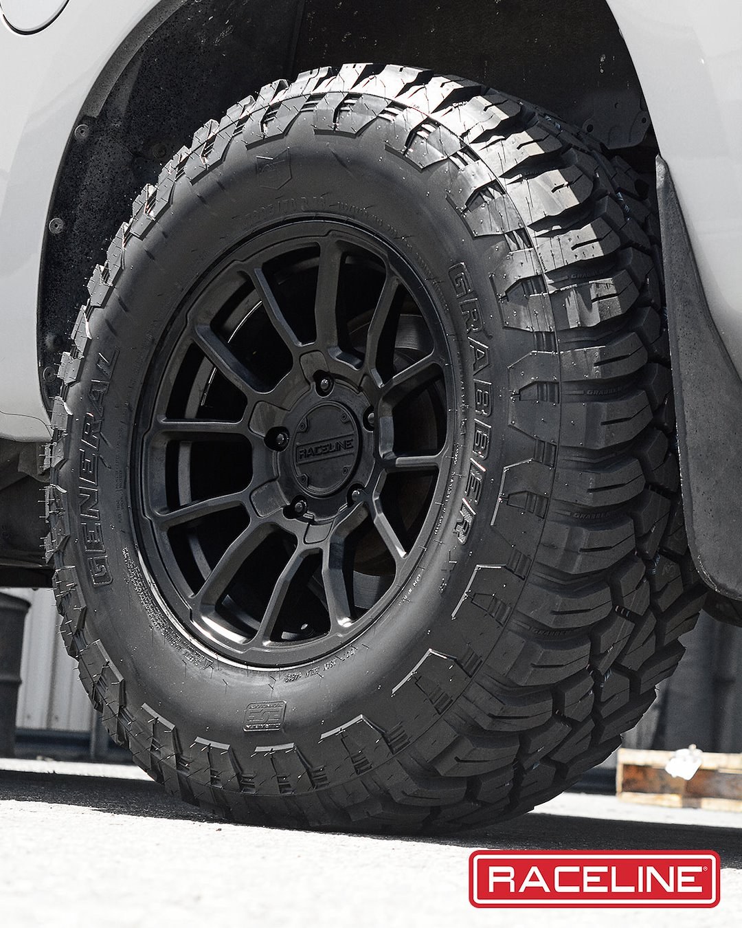 Raceline Wheel, 950B Gauge, 20 Inch Diameter X 10 Inch Width, 5 X 127 Millimeter/ 5 X 5.00 Inch Bolt Pattern – 950B-21050-19