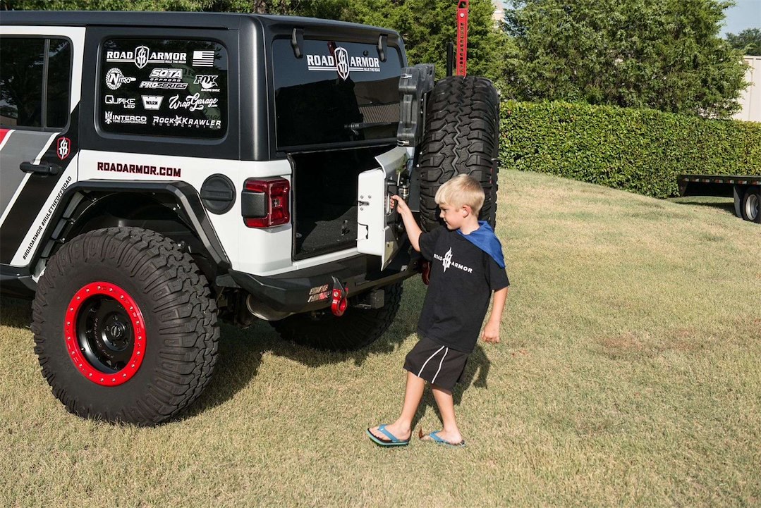 Road Armor Bumper, Stealth, One Piece Design, Mid Width, Mounting Hardware Included, Without Winch Mount, With Shackle Mounts – 5182R1B-TC