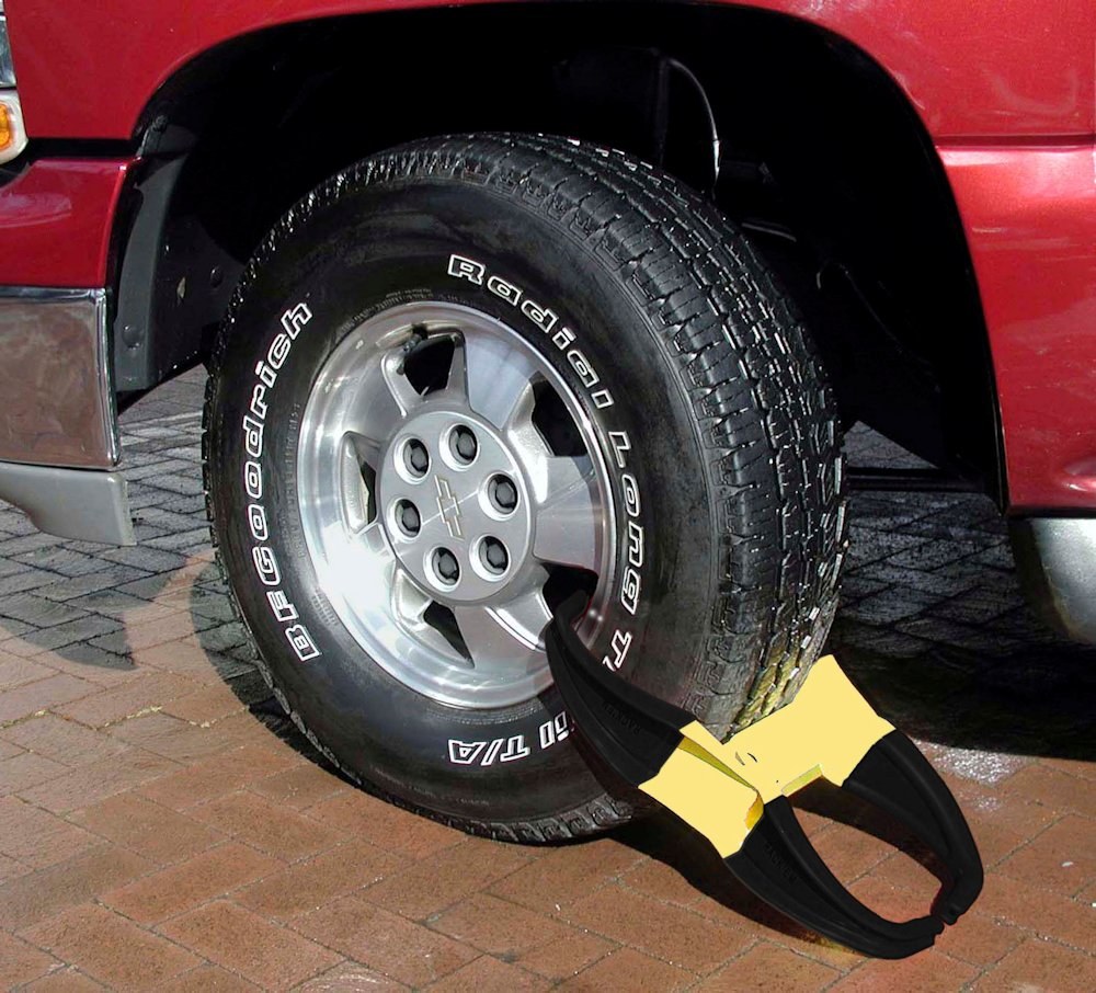 Rack’em Mfg Trailer Wheel Locking Boot, Fits Up to a 20 Inch Wheel, Does Not Cover Lug Nuts – RA-25