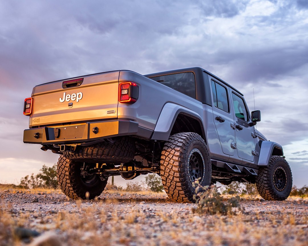 Raptor Series Bumper, Magnum Rt, One Piece Design, Mounting Hardware Included, With Tow Hooks, Without Light Cutouts – RBM06JPN