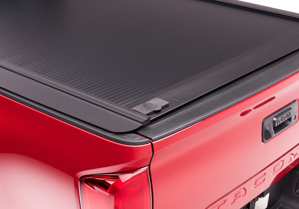 Retrax Tonneau Cover, Retraxone Mx, Manual Retractable, Key Lockable, Black Matte, Polycarbonate – 60861