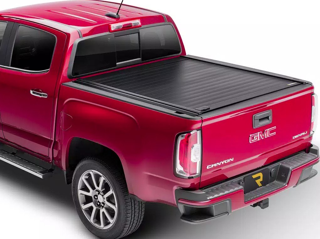Retrax Tonneau Cover, Retraxpro Mx, Manual Retractable, Low Profile, Powder Coated Matte Black, Aluminum, Key Lockable – 80132RTX