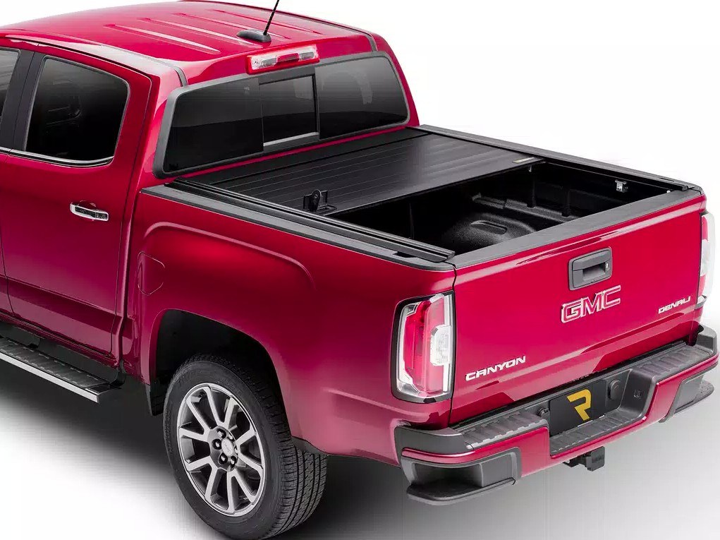 Retrax Tonneau Cover, Retraxpro Mx, Manual Retractable, Low Profile, Powder Coated Matte Black, Aluminum, Key Lockable – 80132RTX