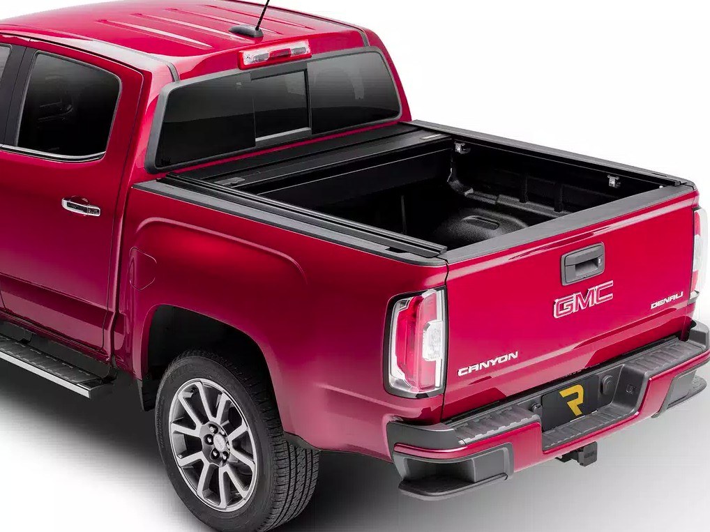Retrax Tonneau Cover, Retraxpro Mx, Manual Retractable, Low Profile, Powder Coated Matte Black, Aluminum, Key Lockable – 80132RTX