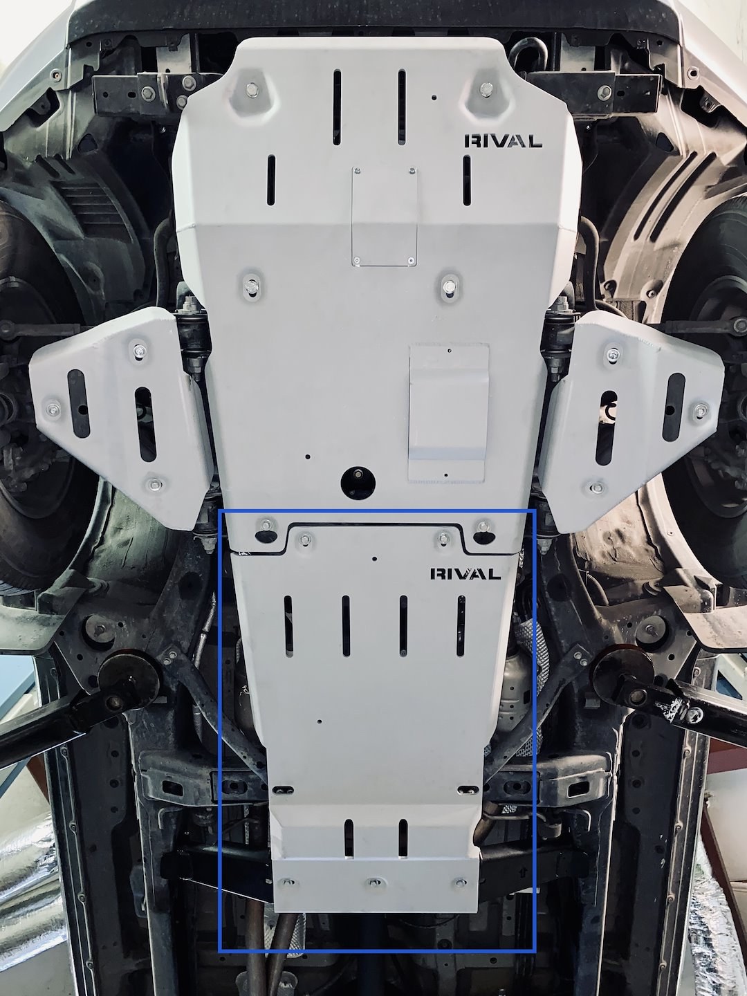 Rival Skid Plate, Gearbox and Transfer Case, Powder Coated, White, Aluminum, With Mounting Kit – 2333.9541.1.6