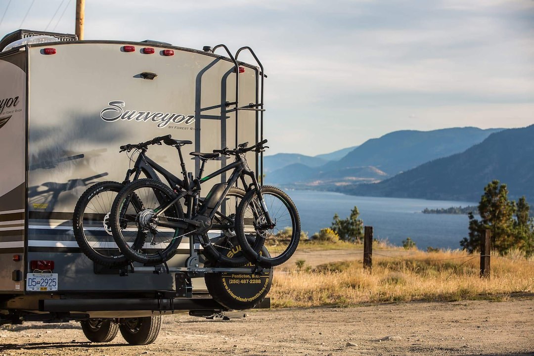 Swagman Bike Rack, E-Spec, 2 Inch Receiver Hitch Mount, Holds 2 Bikes, 80LBS Per Bike Weight Capacity, Bike Wheels Strapped to Wheel Trays – 66689