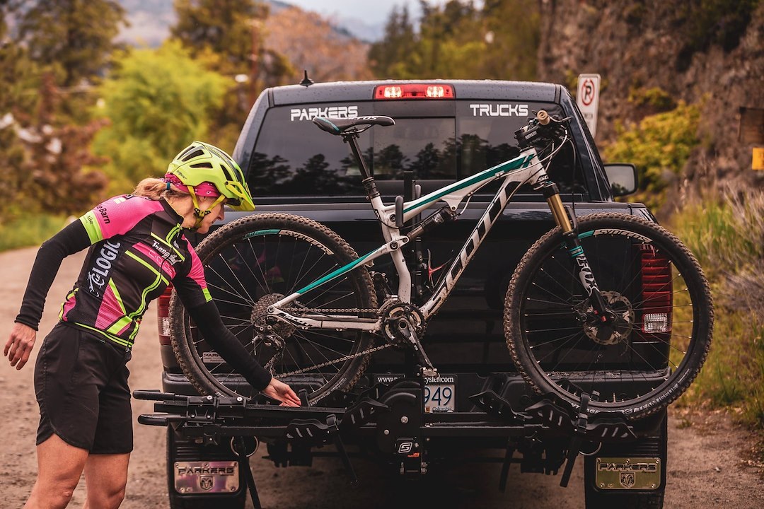 Swagman Bike Rack, Quad 2 + 2, 2 Inch Receiver Hitch Mount, Holds 4 Bikes, 45LBS Per Bike Weight Capacity, Ratcheting Wheel Straps, With Lock – 66692