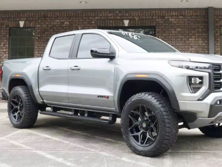 Superlift Leveling Kit Suspension, 2 Inch Lift, Strut Assembly Extensions, With Strut Assembly Extensions/ Installation Hardware – 40053
