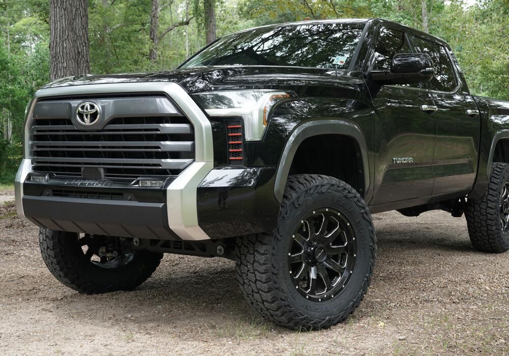 Superlift Lift Kit Suspension, 6 Inch Front Lift, 4 to 6 Inch Rear Lift, With Shock Absorbers IN Kit, Black Components – K1026