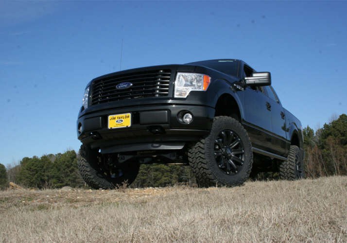 Superlift Lift Kit Suspension, 4-1/2 Inch Front Lift, 4-1/2 Inch Rear Lift, With Rear Superide Shock Absorbers IN Kit – K178