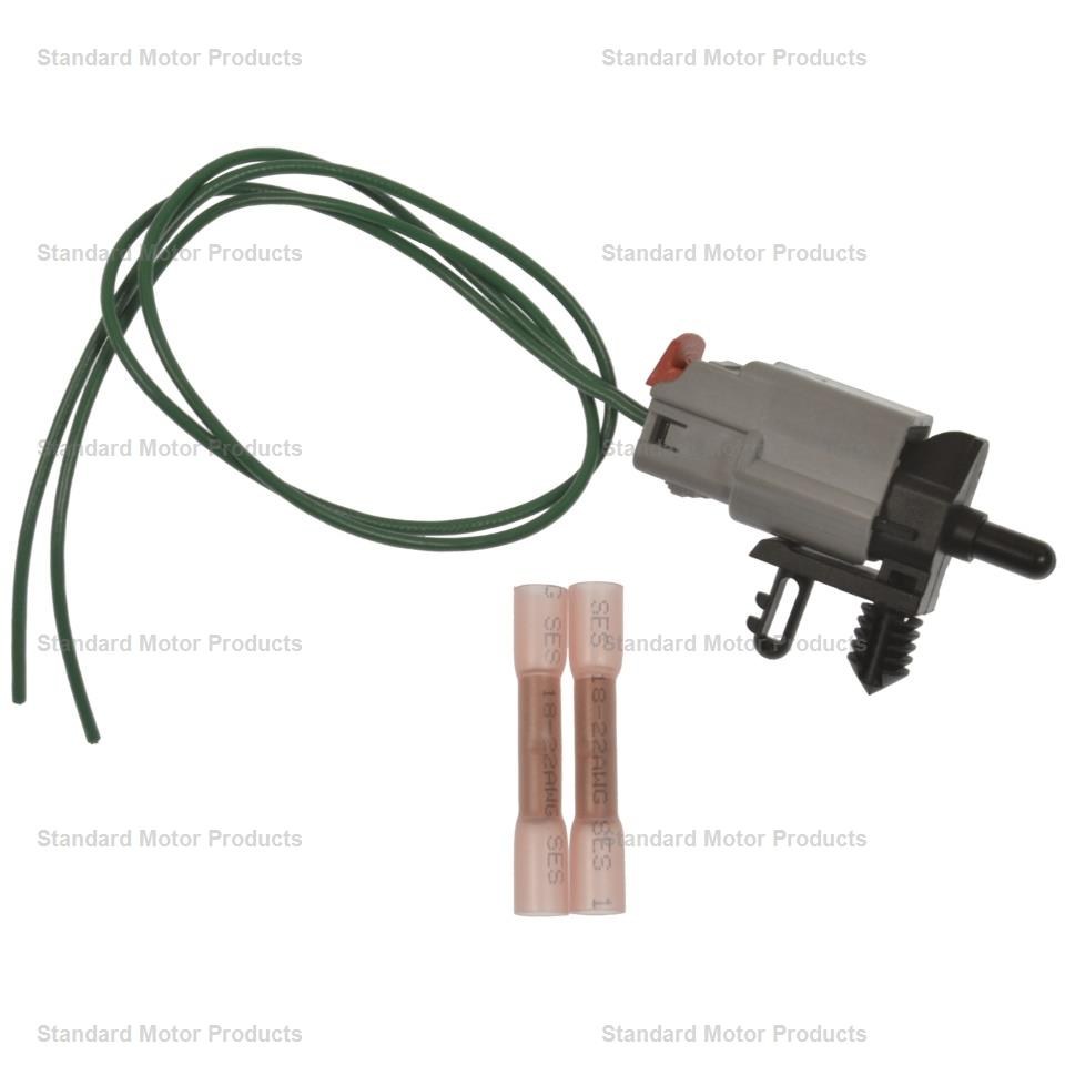 Standard Motor Products Ambient Air Temperature Sensor, 2 Pin/ 2 Female Plug Terminal, 12 Volts – AX352K