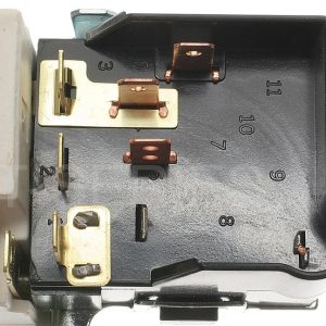 Standard Motor Products Headlight Switch, T Series, 7 Terminals, Black – DS177T