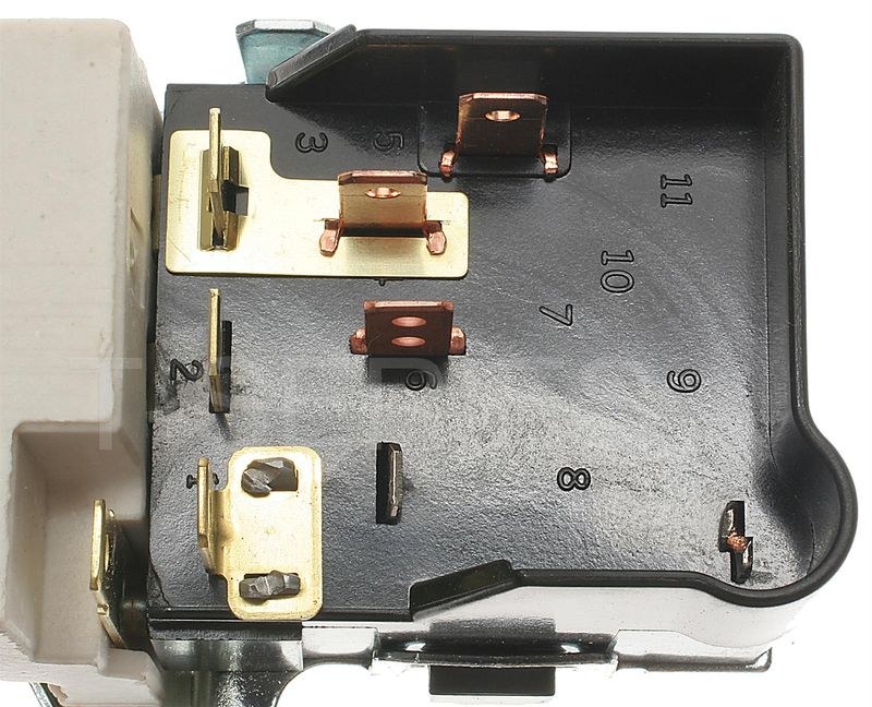 Standard Motor Products Headlight Switch, T Series, 7 Terminals, Black – DS177T