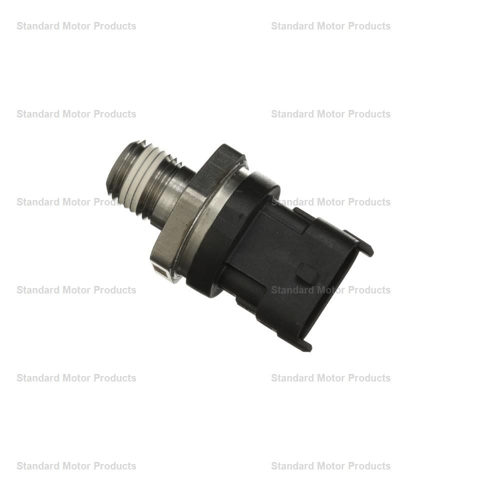 Standard Motor Products Oil Pressure Switch, 3 Male Blade Terminal – PS766