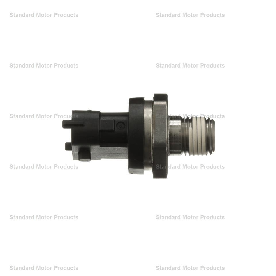 Standard Motor Products Oil Pressure Switch, 3 Male Blade Terminal – PS766