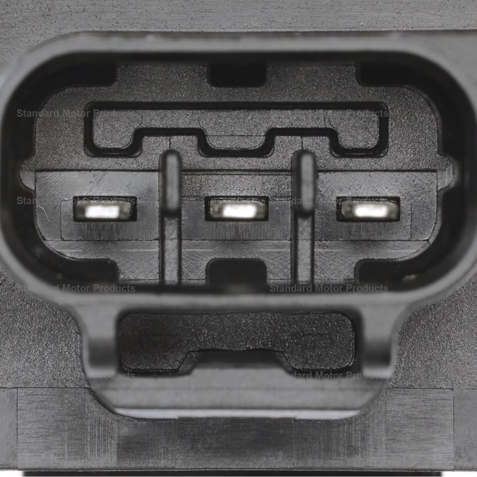Standard Motor Products Ignition Coil, Electronic Coil Type, Black, 3 Blade Terminal, With Mounting Brackets, Single – UF814