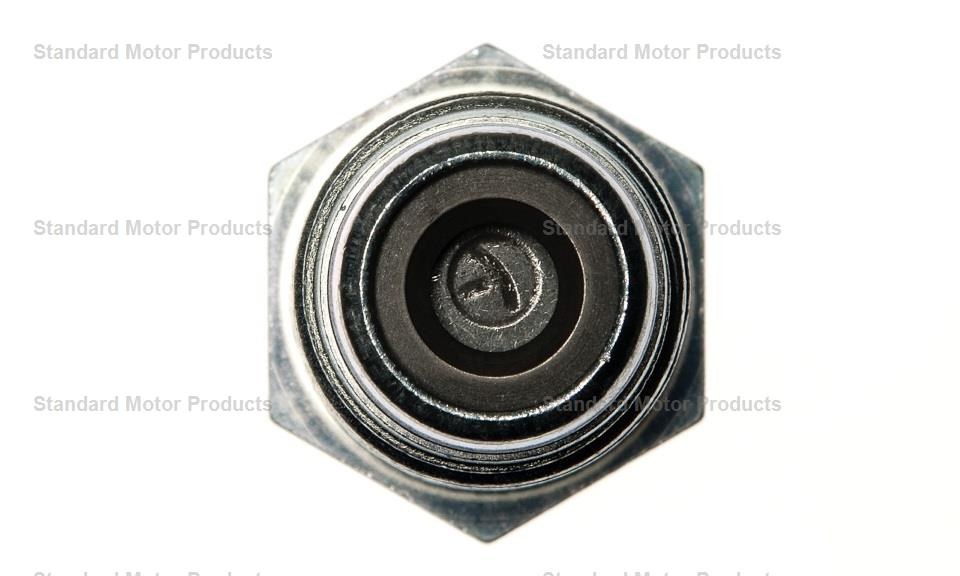 Standard Motor Products PCV Valve, Intermotor ®, M16 X 1.5 Thread Size, 1/4 Inch Hose Size, 0.19 Inch Inlet/ 0.16 Inch Outlet Diameter – V505
