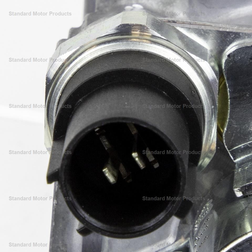 Standard Motor Products Variable Valve Timing Solenoid, Blue Streak ®, 12 Volt, Plug/ Socket Connector, 2 Blade Terminals – VVT144