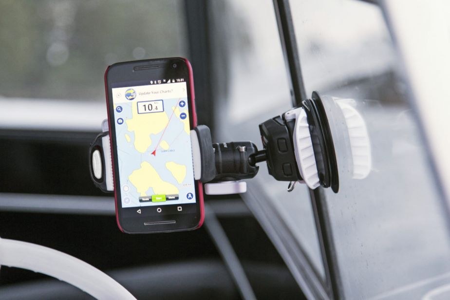 Scanstrut Cell Phone Mount, Rokk Mini, Fits 1-3/4 to 3-3/4 Inch Width Smartphones/ Handheld GPS, Suction Cup Mount Kit, Black/ White – RLS-509-405