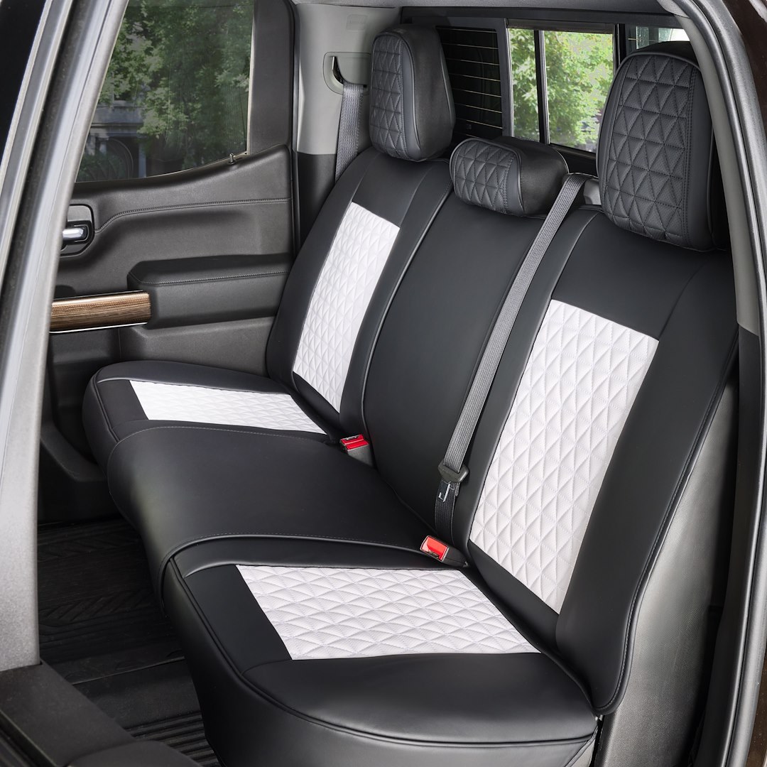 Seat Cvr Sol Seat Cover, Luxury, Bucket with Adjustable Headrests, Diamond Perforation Design, Leather with Memory Foam, Black/ White – FFFBW