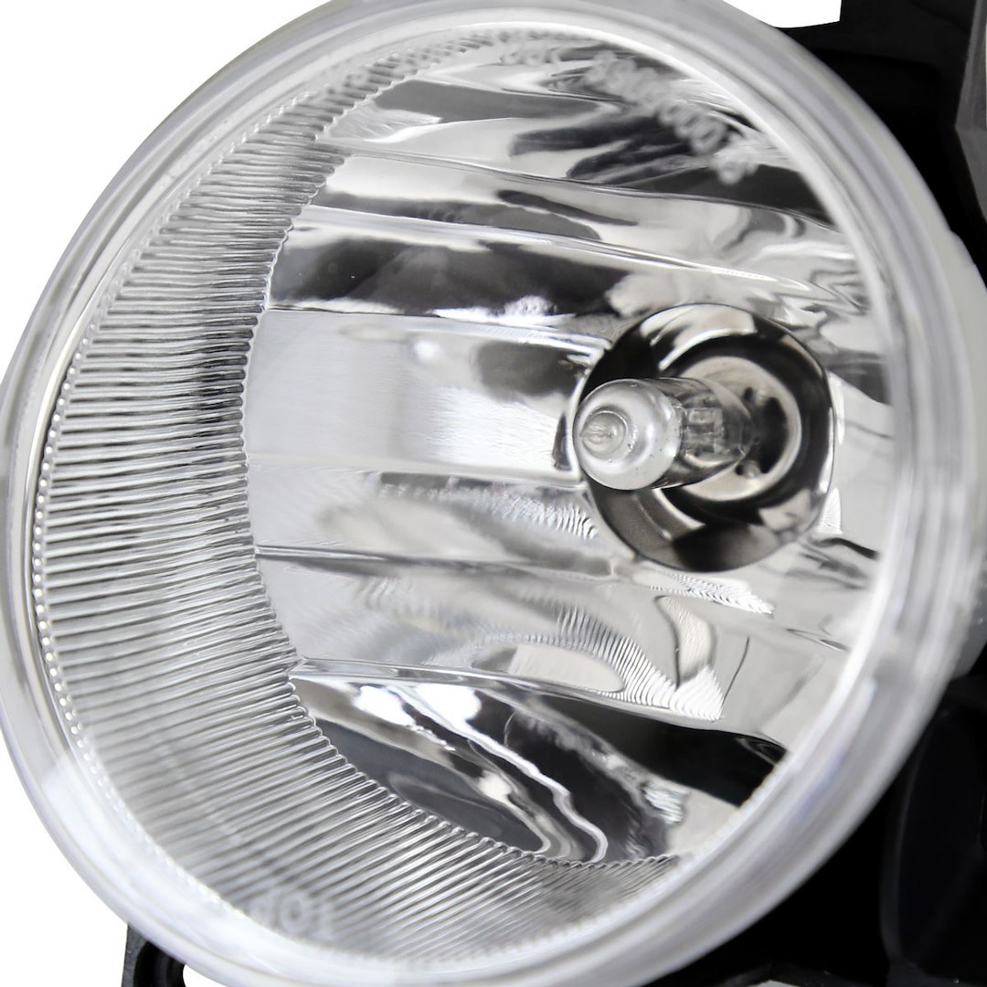 Spec-D Tunin Driving/ Fog Light, Halogen Bulb, 55 Watts/ 12 Volt H11 Bulbs, Clear Polycarbonate Lens, Chrome ABS Plastic Housing – LF-RAV419COEM-HZ