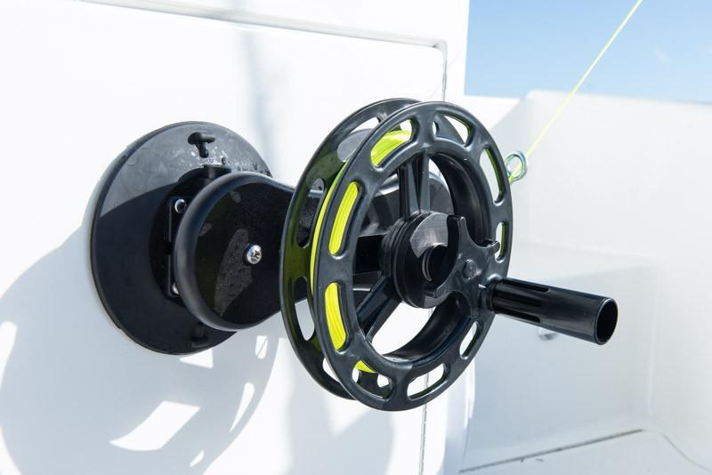 Seasucker Teaser Reel, Vacuum Mount, Manual Powered, 8 Inch Spool Diameter, 150 Feet Line Length, Black, Hdpe (polyethylene) Deck – MF5088