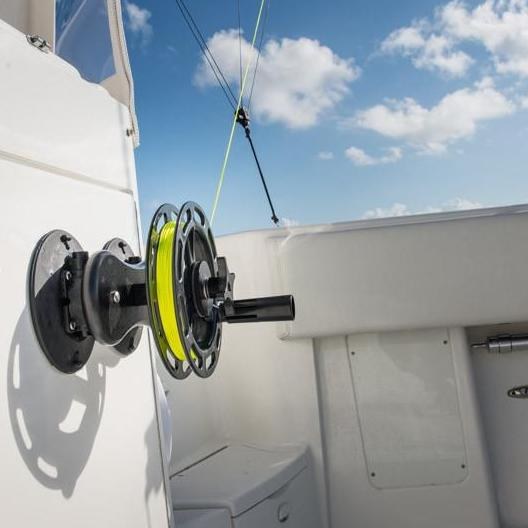 Seasucker Teaser Reel, Vacuum Mount, Manual Powered, 8 Inch Spool Diameter, 150 Feet Line Length, Black, Hdpe (polyethylene) Deck – MF5088