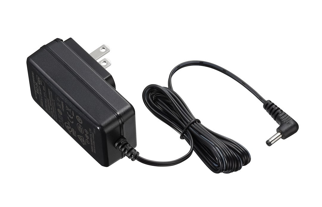 Standard VHF Radio Battery Charger, For Use with HX380, HX400, HX40 VHF Radio, Wall Charger, 110 Vac Power Supply – SAD-25B