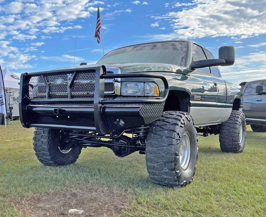 Steelcraft Bumper, HD Replacement, One Piece Design, Mounting Hardware Included, With Grille Guard, With Punch Plate Grille – HD12200R