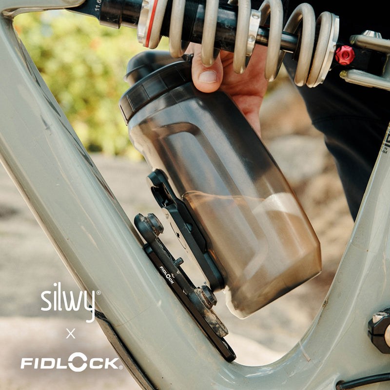 Silwy Magnet Water Bottle, Fidlock Twist, 25.4 Ounce Capacity, Pop Open Sports Top, Non Insulated, Black, Plastic – SYFI-TF-750-BB