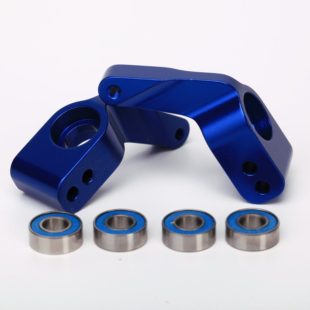 Traxxas Remote Control Vehicle Stub Axle Carrier, For Use with Traxxas Rustler/ Stampede/ and Bandit Remote Control Vehicles, Anodized, Blue – 3652A
