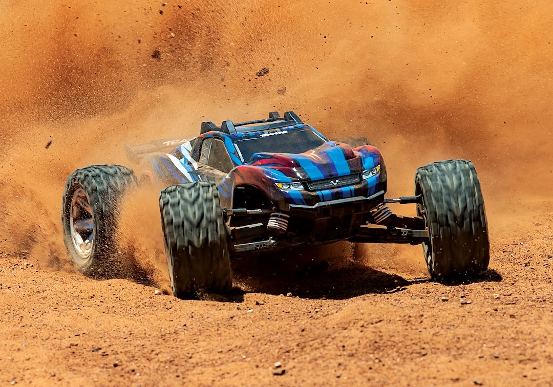 Traxxas Remote Control Vehicle, Rustler ® Vxl, Stadium Truck, 1/10 Scale, 4WD, Velineon ® 3500 Brushless Motor – 67076-4-BLUE