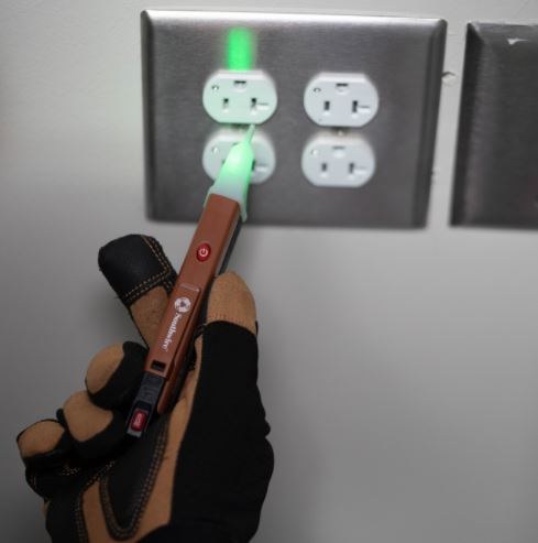 Southwire Circuit Tester, Digital Display/ Green LED/ Red LED Display – 10037K