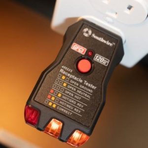 Southwire Circuit Tester, Red/ Amber Light Display, 110 to 125 Volt AC, Detects Faulty Wiring IN 3-WIRE Receptacles – 40022S
