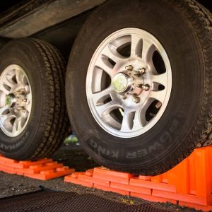 Tri-Lynx Trailer Leveling Kit, With Four 00019 Leveling Block/ Two 00018 Wheel Chock/ Lynax Blue Bag – 00071