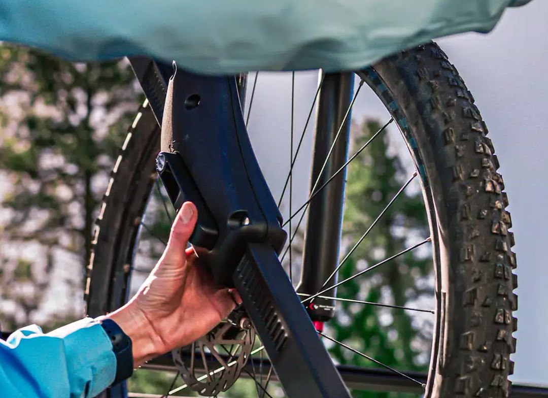TruXedo Bike Rack, Elevate, Bed Mount, Hold 1 Bike, Accommodate Up to 29 Inch Diameter Wheel, Cradle System with Straps – 1707210