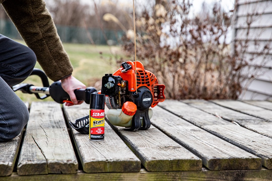 303 Products Fuel Additive, Start Your Engines! ®, 2 and 4 Cycle Small Engines, Revitalizes Fuel and Fuel System, Single, 2 Ounce Aerosol Can – 21214