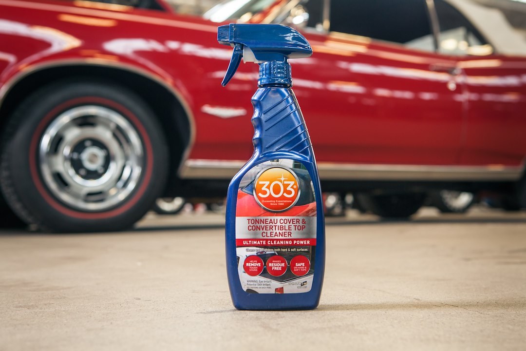 303 Products Vinyl Cleaner, 16 Ounce Spray Bottle, Single, Use to Clean Fabric and Vinyl Convertible Tops/ Tonneau Covers/ Car Bras – 30571