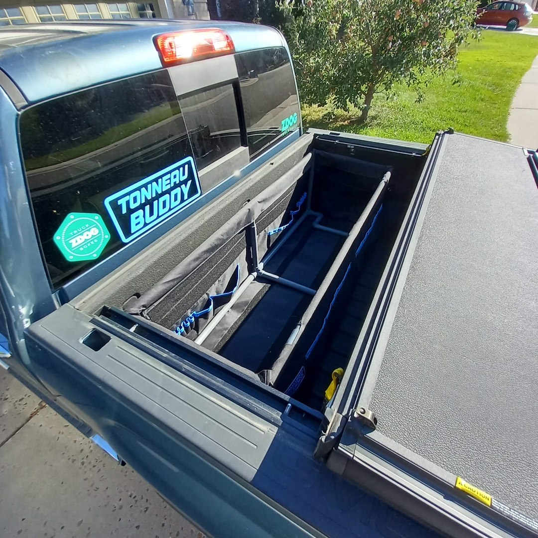 Tonneau Budd Cargo Organizer, Truck Bed of Full-Size Truck, Single Compartment with 16 Inside and 2 Outside Pockets, With Removeable Divider – TBFS