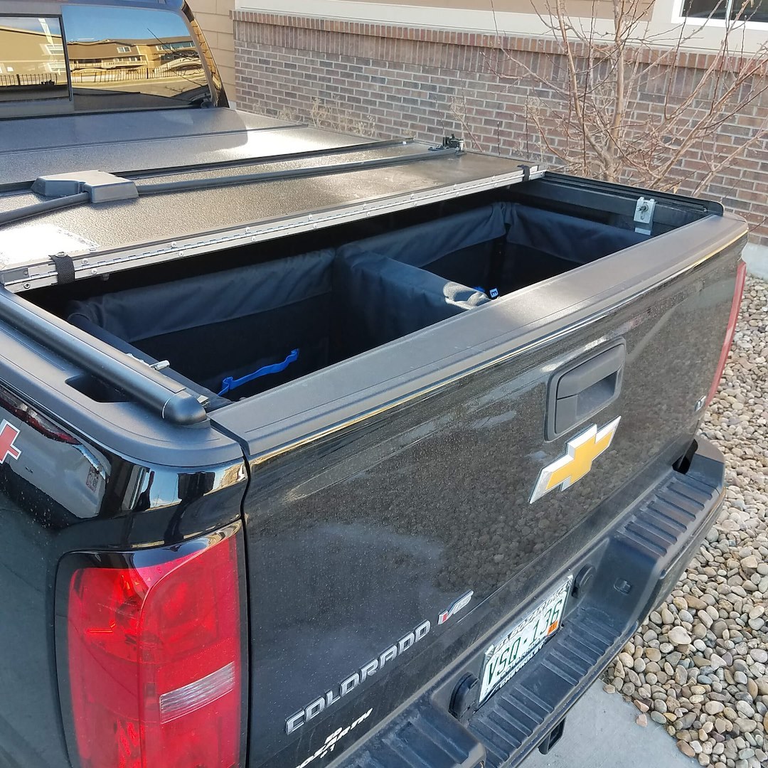 Tonneau Budd Cargo Organizer, Truck Bed of Mid-Size Truck, Single Compartment with 16 Inside and 2 Outside Pockets, With Removeable Divider – TBMSHD