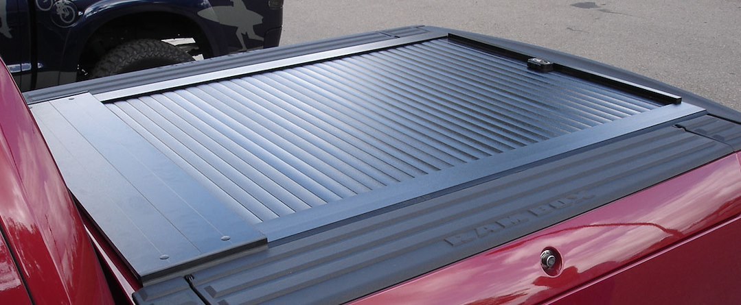 Truck Covers Tonneau Cover, American Roll Cover, Hard Manual Retractable, Low Profile, Matte Black, Aluminum, Key Lock – CR103MT