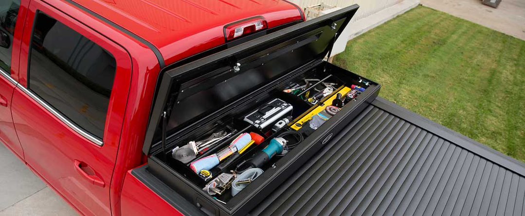 Truck Covers Tonneau Cover, American Work Cover, Hard Manual Retractable, Low Profile, Textured Powder Coated Black, Aluminum, Key Lock – CRT202