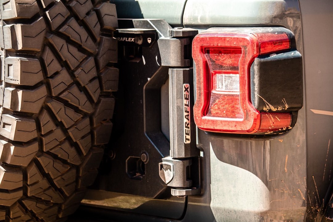 TeraFlex Spare Tire Carrier Reinforcement Bracket, HD Hinged Carrier, Replaces OE Tailgate Hinge – 4838900